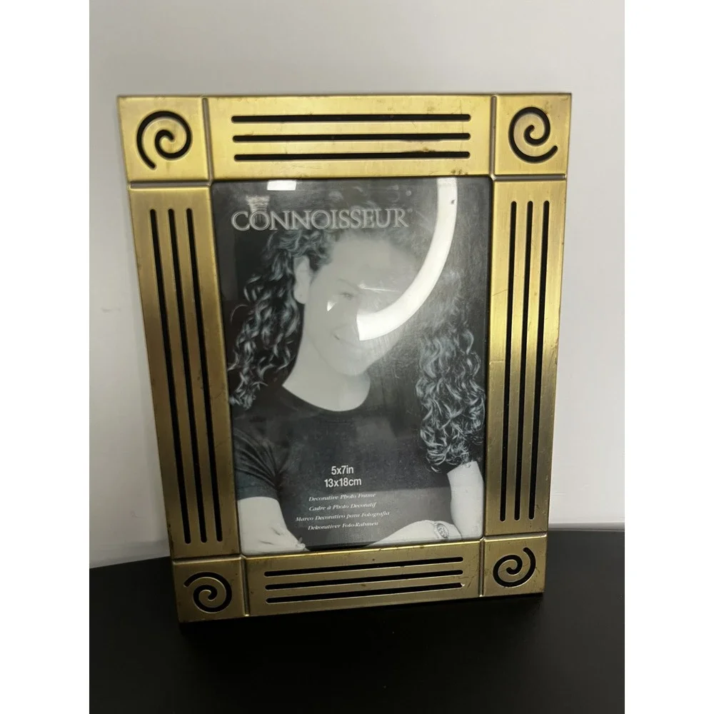 Connoisseur Vintage Gold Metal Picture Frame 5x7 w/ Easel‎ Stand